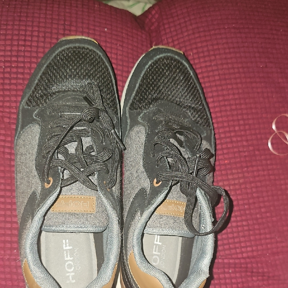 Hoff Women's Black and Gray Sneakers